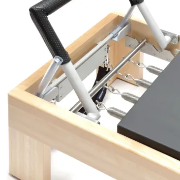 Universal Reformer - Aparat Pilates si Recuperare | Kinetomag